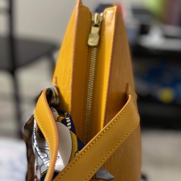 Louis Vuitton Saint Jacques Handbag Epi Leather GM - Picture 4 of 6